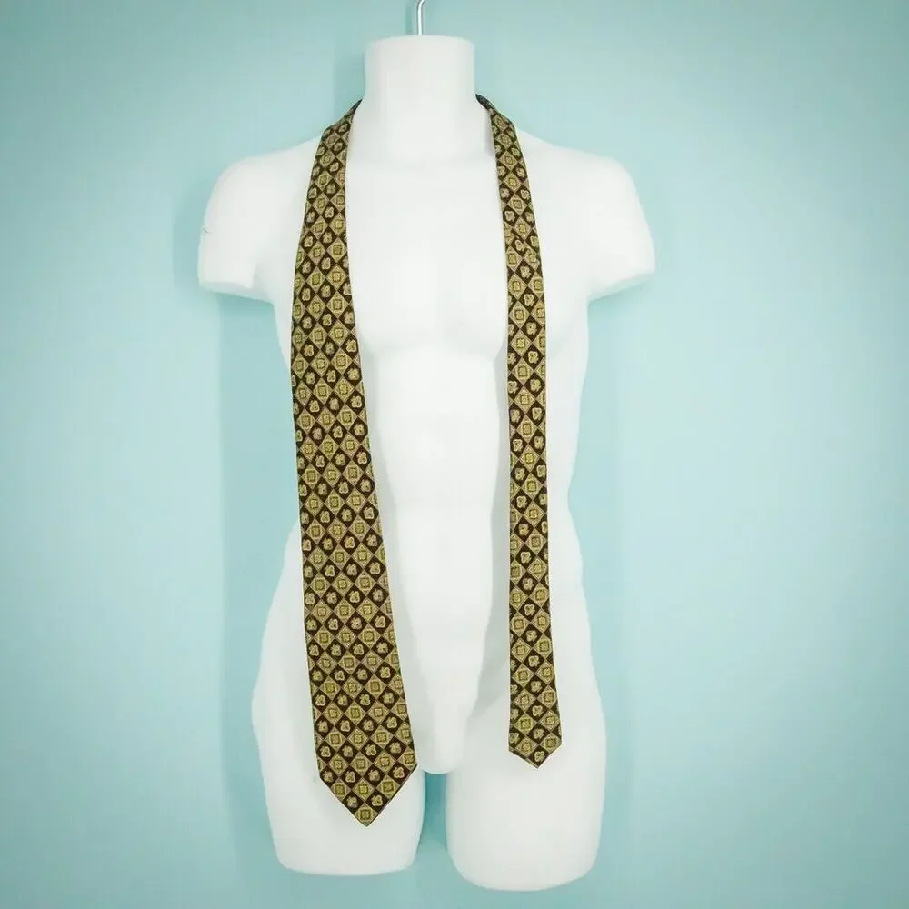 Brioni Designer Silk Burgundy Yellow Print 3.5 inches Classic Width Tie Necktie